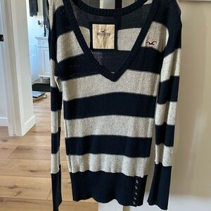 Hollister Women's V-Neck Sweater - Black and Cream Stripes